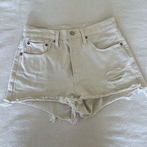 Levi’s Highwaisted Jean Shorts